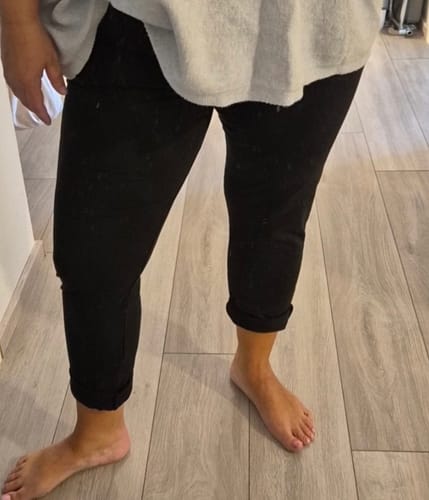 Customer photo review of MAX LOUNGE Sweatpants - schwarz