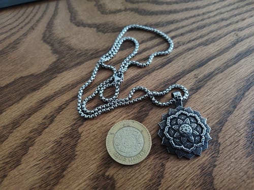 Customer photo review of Collar Flor Mandala - Acero Inox.