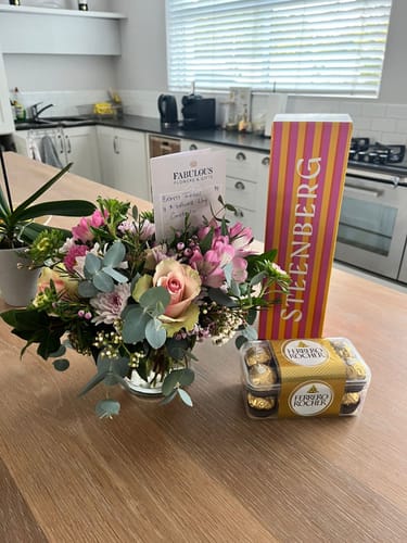 Customer photo review of Blush and Bubbles Gift Set