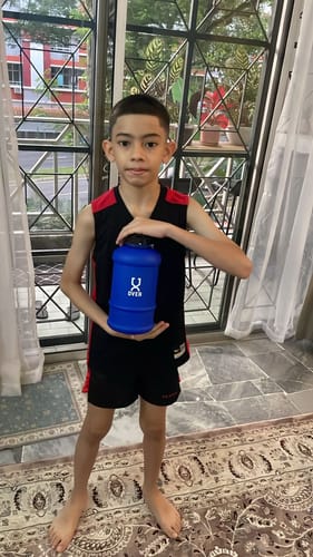 Nadia review of 1.5L Oversized Bottle with Flip Cap image 1 out of 1