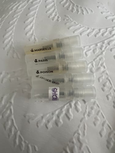 Customer photo review of Female Fragrances Sample Bundle