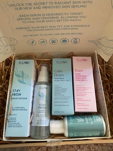 Customer photo review of Stay Fresh Moisturizer Controls Oil and Brightens