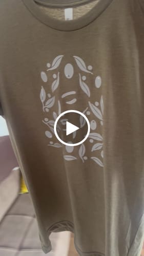 Customer video review of Unisex fashion fit t-shirt