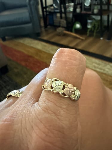 undefined review of Traditional V - Black Hills Gold Ladies Ring image 1 out of 1