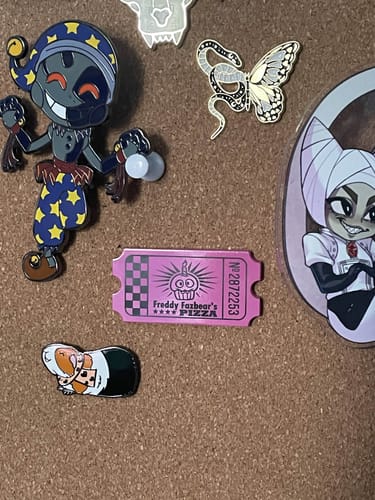 Customer photo review of Five Nights At Freddy's - Prize Ticket Pin Blind Box