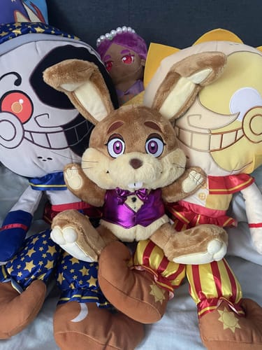 Customer photo review of Five Nights at Freddy's - Retro Spring Bonnie Collector's Plush