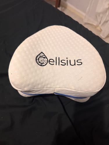 Avis photo d'un client sur Coussin Orthopédique Genoux Cellsius - Le secret d'un sommeil sans douleur