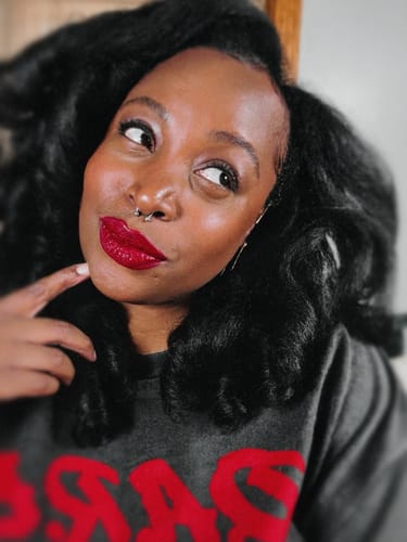 Customer photo review of Sensationnel Kinky Edges Synthetic Y-Part HD Lace Wig - Kinky Roller Set 16"