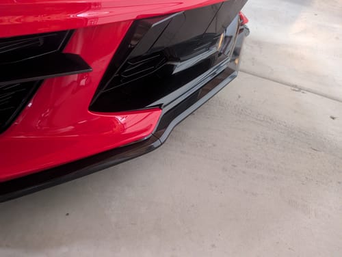 Customer photo review of Chevrolet Corvette C8 Z51 Package Front Splitter