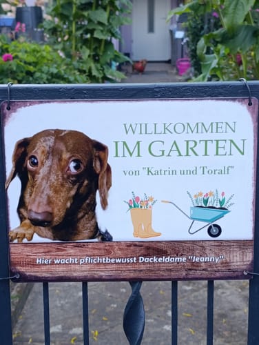 Customer photo review of Hunde Garten-Schild personalisiert mit Foto & Text (UV- und wetterfest)