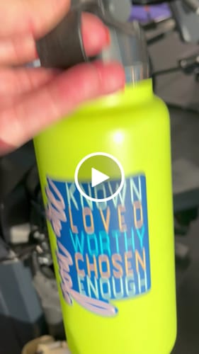 Customer video review of MAGNETIC BOTTLE BAG