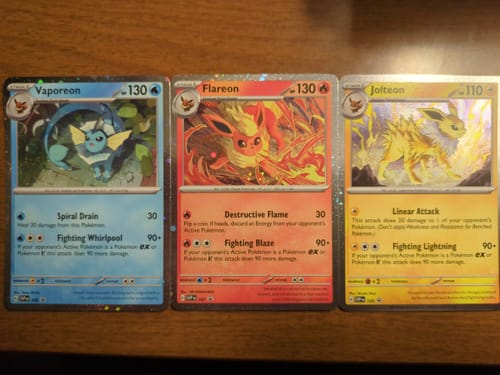 Customer photo review of Pokemon Scarlet & Violet: Prismatic Evolutions Poster Collection Box