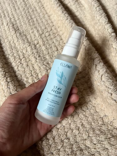 Customer photo review of Stay Fresh Moisturizer Controls Oil and Brightens