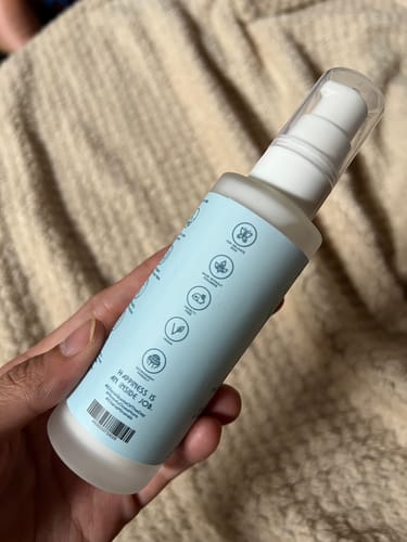 Customer photo review of Stay Fresh Moisturizer Controls Oil and Brightens