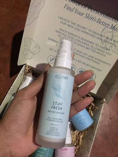 Customer photo review of Stay Fresh Moisturizer Controls Oil and Brightens
