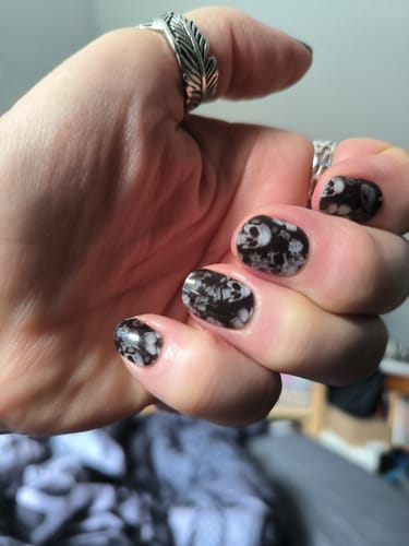 Kundenbewertung mit Foto zu UV Gel: Deadly Gorgeous