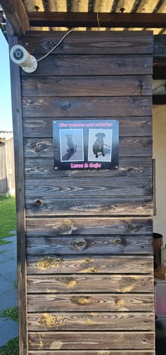 Customer photo review of Hunde-Türschild personalisiert mit Foto & Text (UV- und wetterfest)