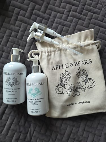 Customer photo review of Grapefruit & Seaweed Gift Set – Body Wash & Lotion, 300ml / 10.1 fl oz