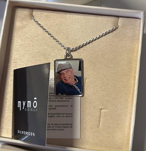 Customer photo review of Collana Foto Personalizzata Rettangolare Maglia Corda