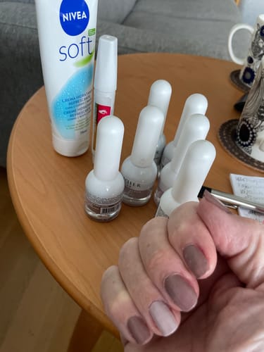 Customer photo review of Vegaaninen kynsilakka Green reactive Didier Lab brown mist 10ml