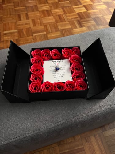 Customer photo review of 🌹16 Rosas Eternas Saturno Delux™🌠