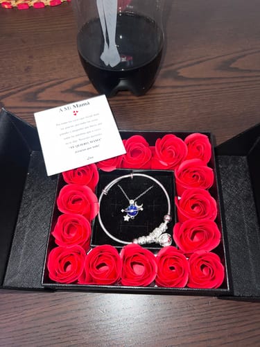 Customer photo review of 🌹16 Rosas Eternas Saturno Delux™🌠