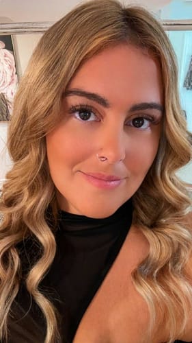 Customer photo review of All Natural Booth Spray Tan