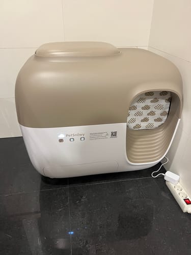 Customer photo review of Self-Cleaning Litter Box