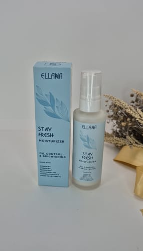 Customer photo review of Stay Fresh Moisturizer Controls Oil and Brightens