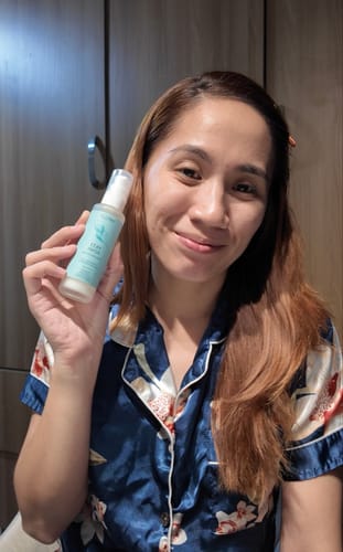 Customer photo review of Stay Fresh Moisturizer Controls Oil and Brightens