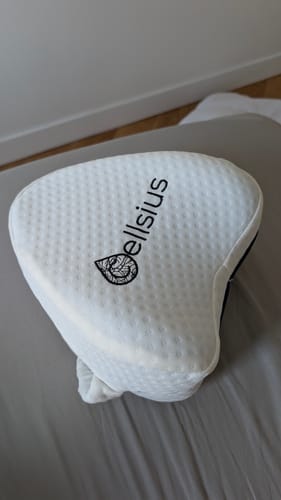 Avis photo d'un client sur Coussin Orthopédique Genoux Cellsius - Le secret d'un sommeil sans douleur