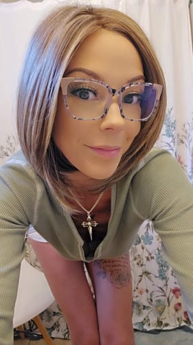 Customer photo review of JBextension Detangling Brush for Pain-Free Brushing on All Wet or Dry Hair Types Durable Anti-Static Bristles, Lightweight Handle, Vented Hair Brush