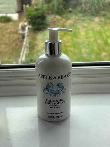 Customer photo review of Luxury California Body Lotion - 300ml/ 10.1 fl oz
