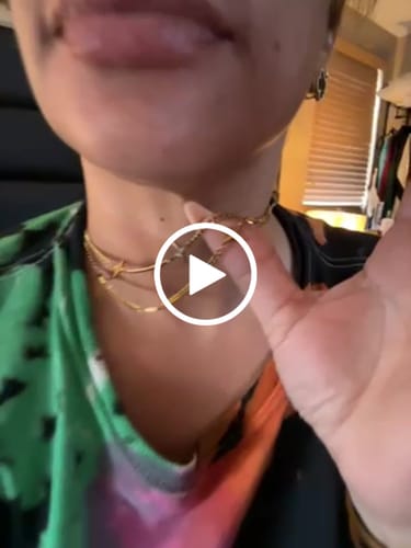 Customer video review of Four Point Necklace - Gold