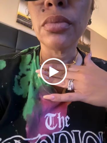 Customer video review of Four Point Necklace - Gold