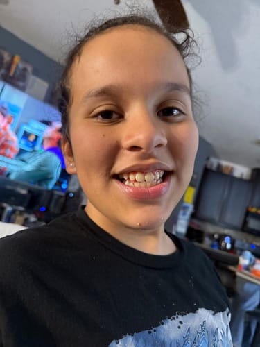 Guadalupe O. review of Faux Pearl Studs Hypoallergenic Earrings for Sensitive Ears Made with Plastic Posts image 1 out of 2