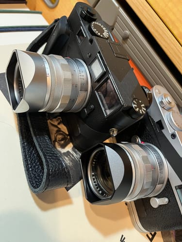 Customer photo review of Square Lens Hood for Leica Summilux 50mm E43 (Silver Aluminum)