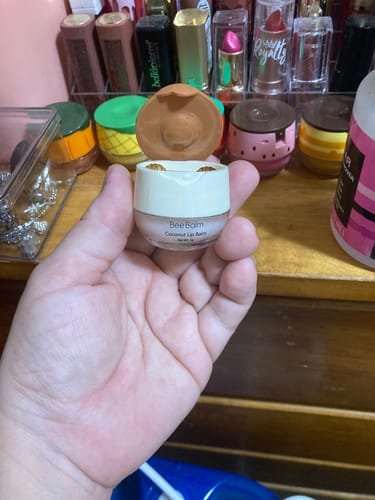 Customer photo review of Coconut Milk Bee Balm