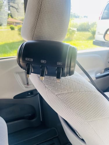 Customer photo review of 3-in-1 Retractable Backseat Charger