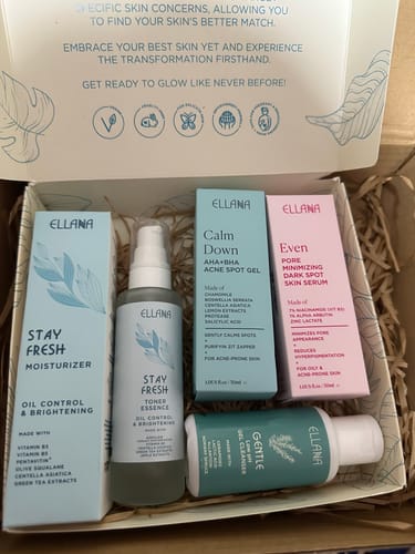 Customer photo review of Stay Fresh Moisturizer Controls Oil and Brightens