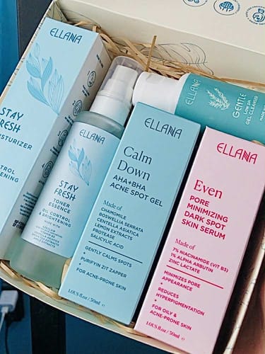 Customer photo review of Stay Fresh Moisturizer Controls Oil and Brightens