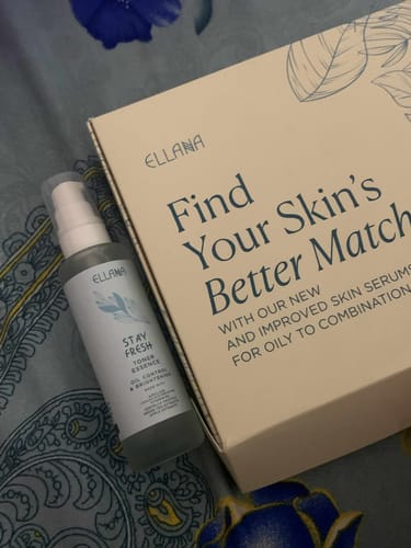 Customer photo review of Stay Fresh Moisturizer Controls Oil and Brightens