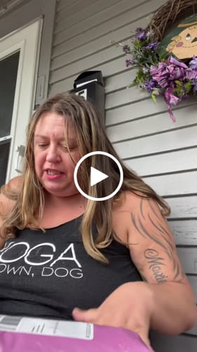 Customer video review of Anti-Muffin-Top Flowy Tank Top