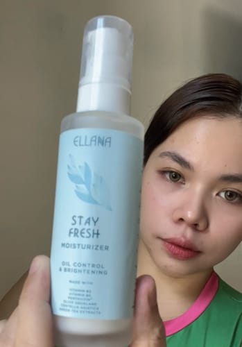 Customer photo review of Stay Fresh Moisturizer Controls Oil and Brightens