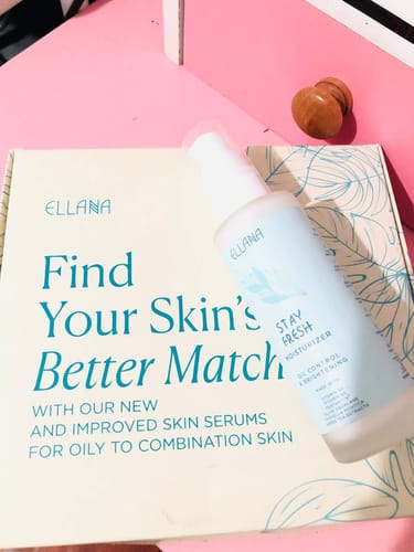 Customer photo review of Stay Fresh Moisturizer Controls Oil and Brightens