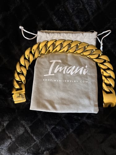 Customer photo review of Main Character Cuban Necklace (31mm)