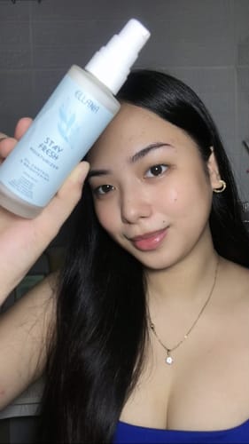 Customer photo review of Stay Fresh Moisturizer Controls Oil and Brightens