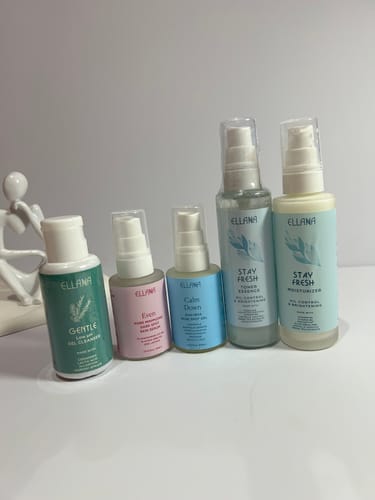 Customer photo review of Stay Fresh Moisturizer Controls Oil and Brightens