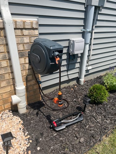 Customer photo review of Retractable Garden Hose Reel-1/2in-78ft