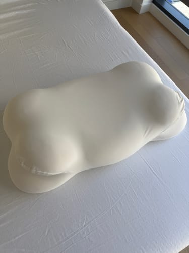 Customer photo review of Mellow CloudAlign™ Pillow